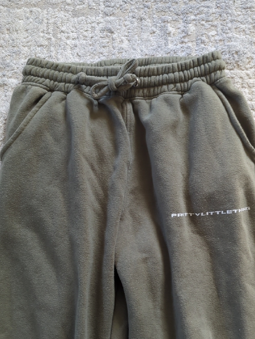 PrettyLittleThing Olive Green Fleece Joggers Size Medium - Picture 2 of 6